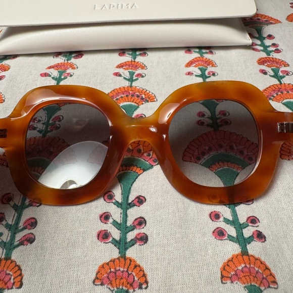 LAPIMA CATARINA SUNGLASSES - Picture 2 of 4